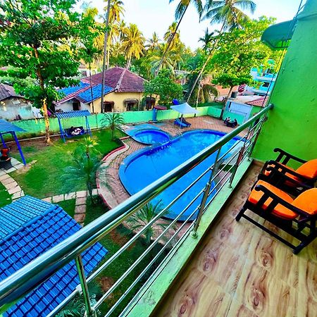 Summer Beach Resort, Goa - #Near Baga Beach #Swimming Pool #Garden #Bar #Lift #Premium Rooms #Property Of The Year #70565-84665 Калангут Екстер'єр фото