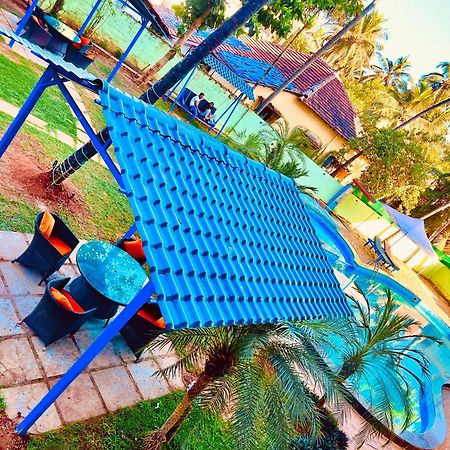 Summer Beach Resort, Goa - #Near Baga Beach #Swimming Pool #Garden #Bar #Lift #Premium Rooms #Property Of The Year #70565-84665 Калангут Екстер'єр фото