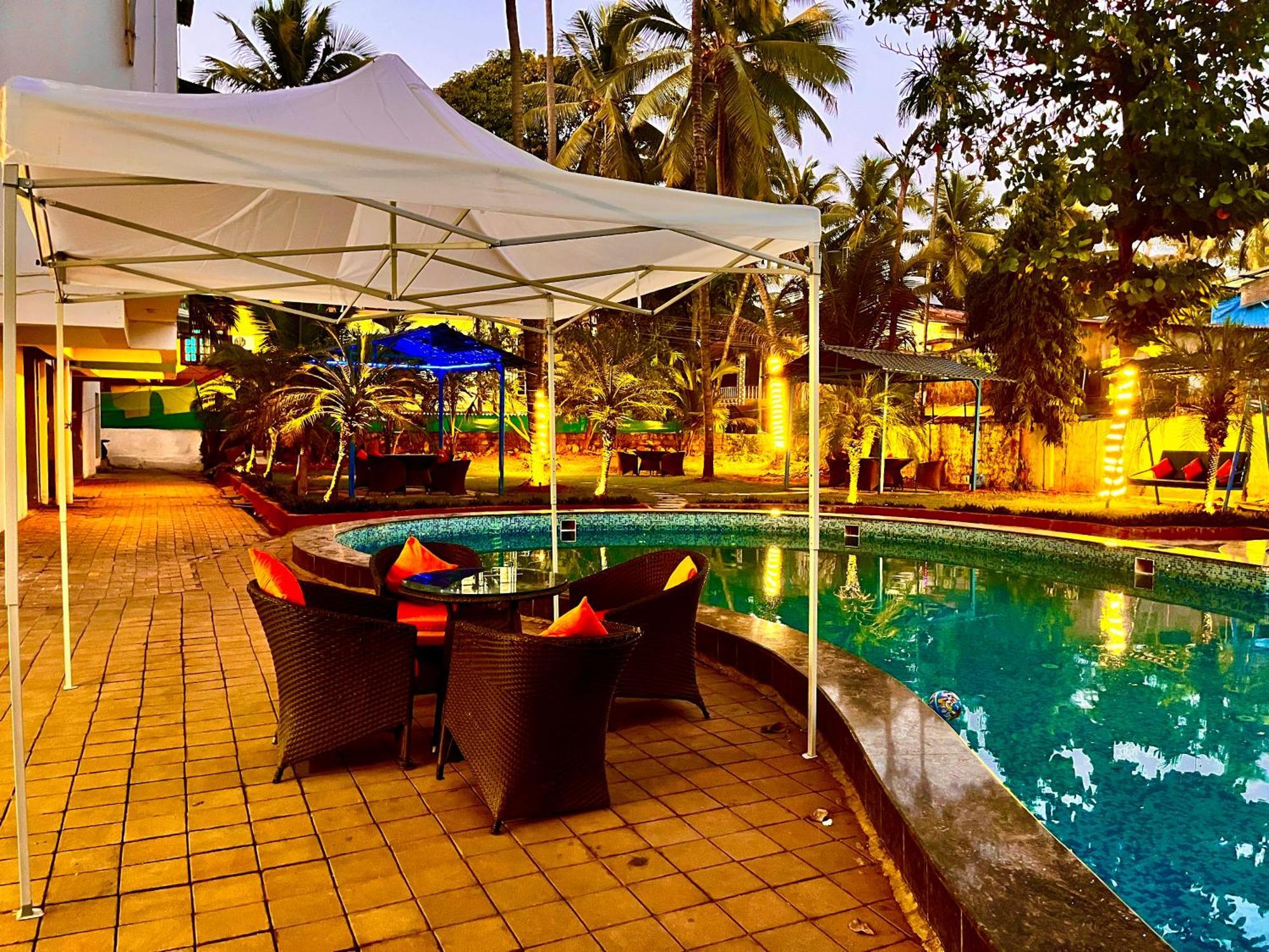 Summer Beach Resort, Goa - #Near Baga Beach #Swimming Pool #Garden #Bar #Lift #Premium Rooms #Property Of The Year #70565-84665 Калангут Екстер'єр фото