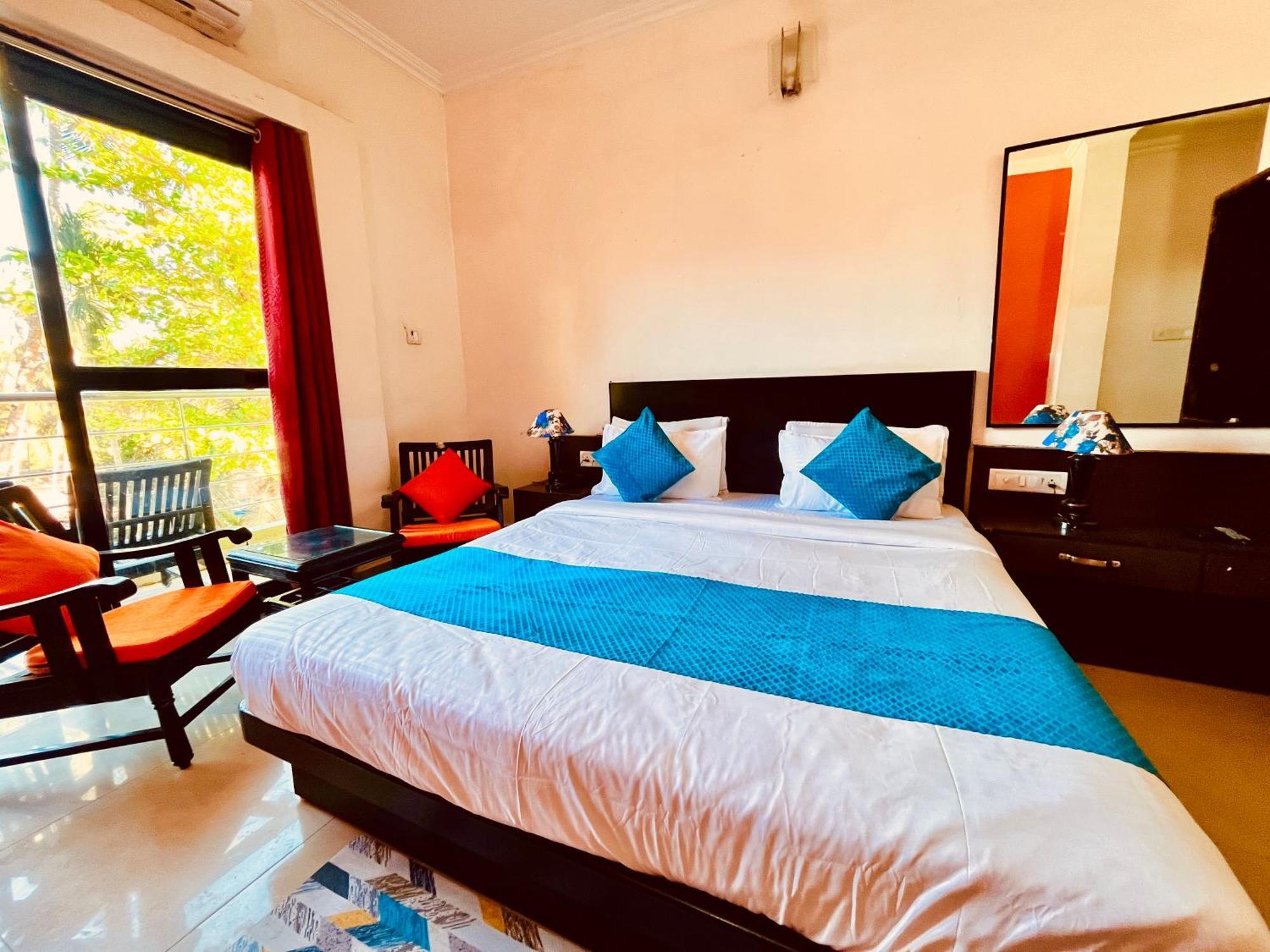 Summer Beach Resort, Goa - #Near Baga Beach #Swimming Pool #Garden #Bar #Lift #Premium Rooms #Property Of The Year #70565-84665 Калангут Екстер'єр фото