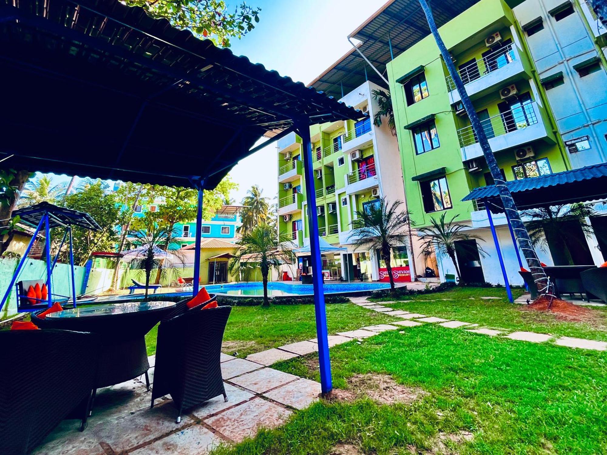 Summer Beach Resort, Goa - #Near Baga Beach #Swimming Pool #Garden #Bar #Lift #Premium Rooms #Property Of The Year #70565-84665 Калангут Екстер'єр фото