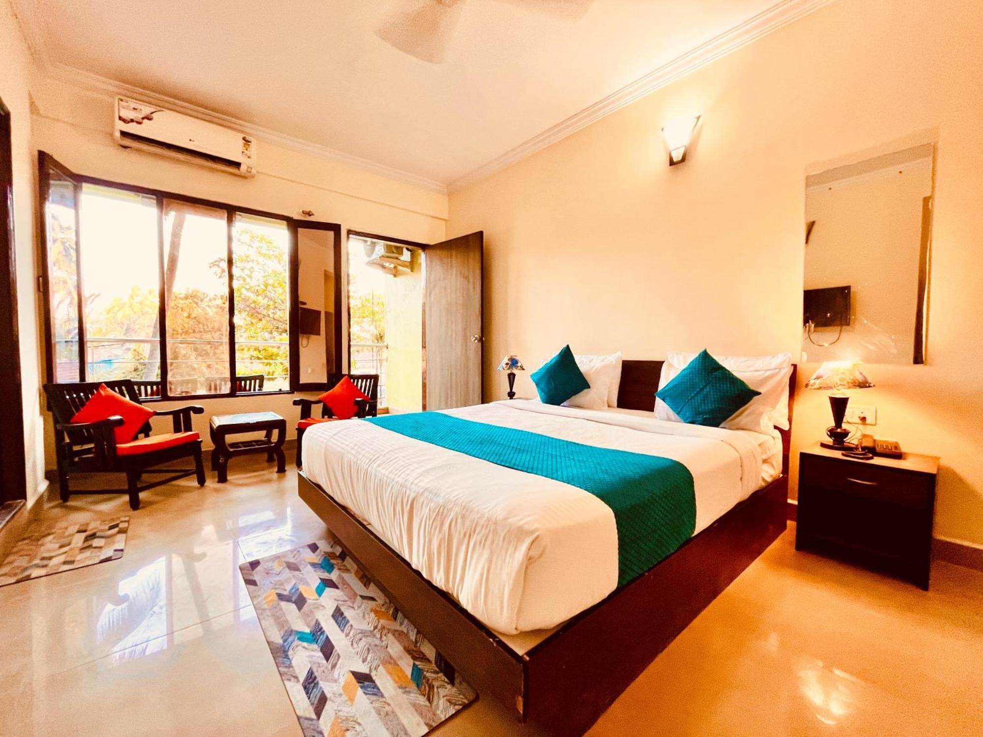 Summer Beach Resort, Goa - #Near Baga Beach #Swimming Pool #Garden #Bar #Lift #Premium Rooms #Property Of The Year #70565-84665 Калангут Екстер'єр фото