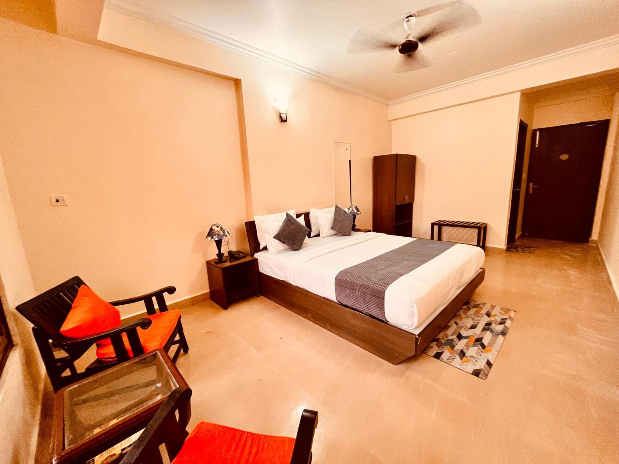 Summer Beach Resort, Goa - #Near Baga Beach #Swimming Pool #Garden #Bar #Lift #Premium Rooms #Property Of The Year #70565-84665 Калангут Екстер'єр фото