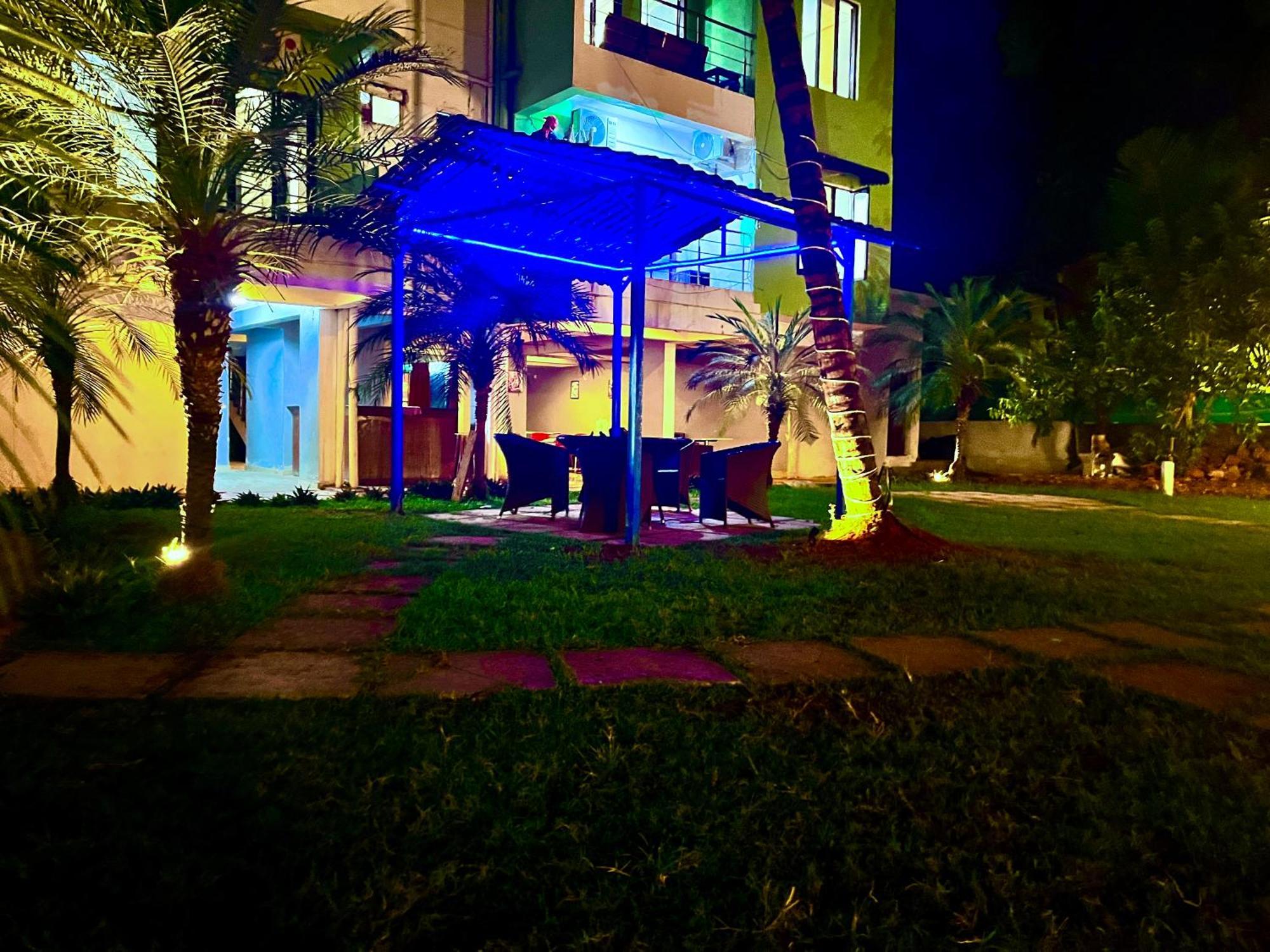 Summer Beach Resort, Goa - #Near Baga Beach #Swimming Pool #Garden #Bar #Lift #Premium Rooms #Property Of The Year #70565-84665 Калангут Екстер'єр фото