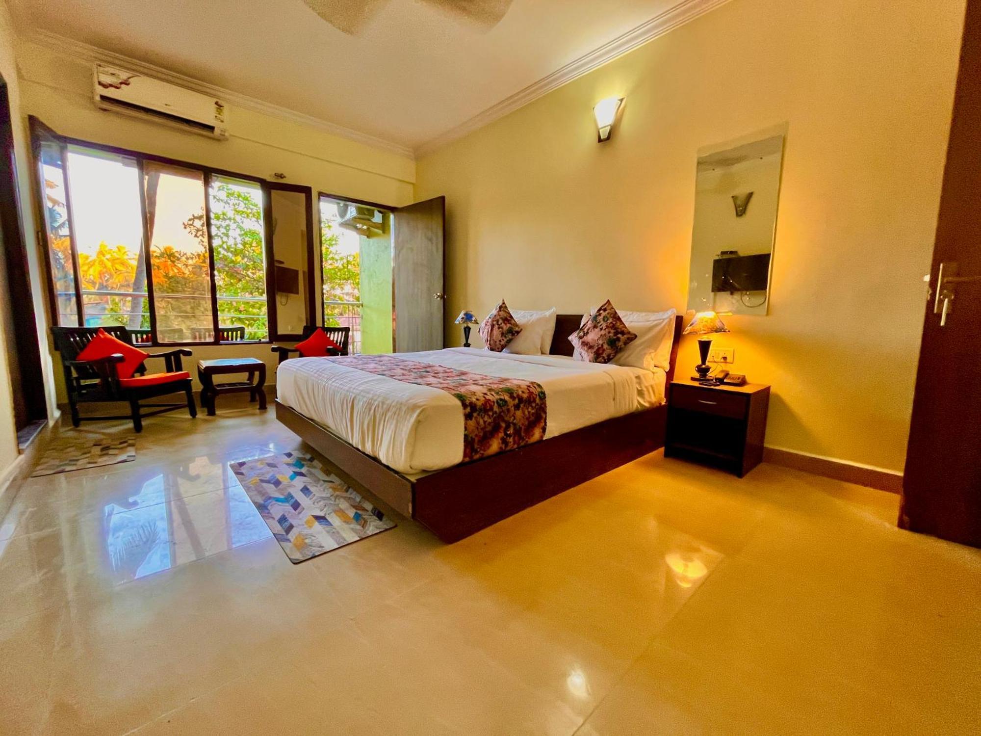 Summer Beach Resort, Goa - #Near Baga Beach #Swimming Pool #Garden #Bar #Lift #Premium Rooms #Property Of The Year #70565-84665 Калангут Екстер'єр фото