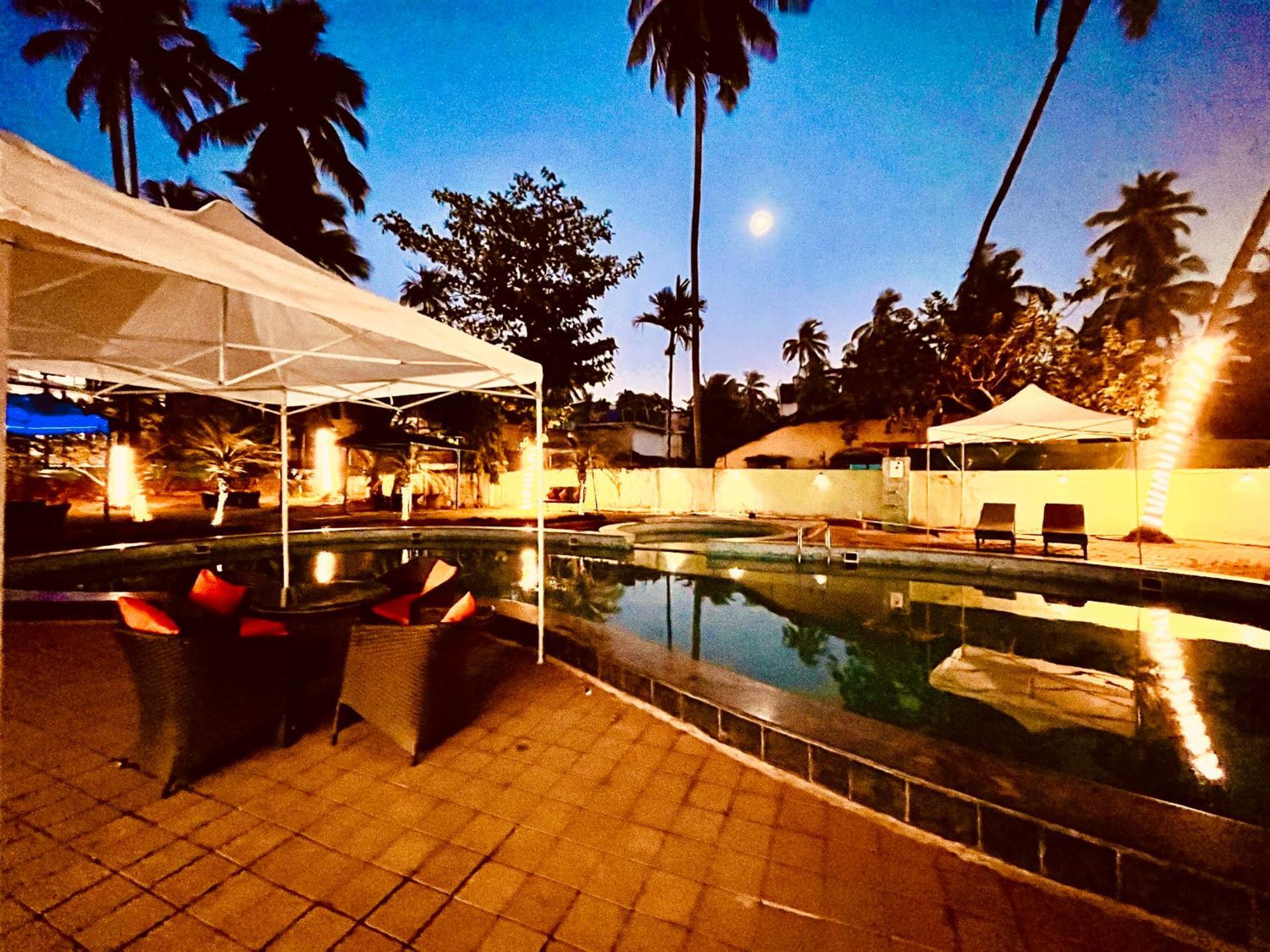Summer Beach Resort, Goa - #Near Baga Beach #Swimming Pool #Garden #Bar #Lift #Premium Rooms #Property Of The Year #70565-84665 Калангут Екстер'єр фото
